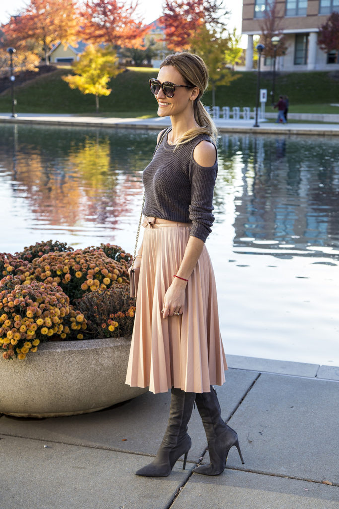 Holiday Style Series: Pink Pleated Skirt - Karina Style Diaries