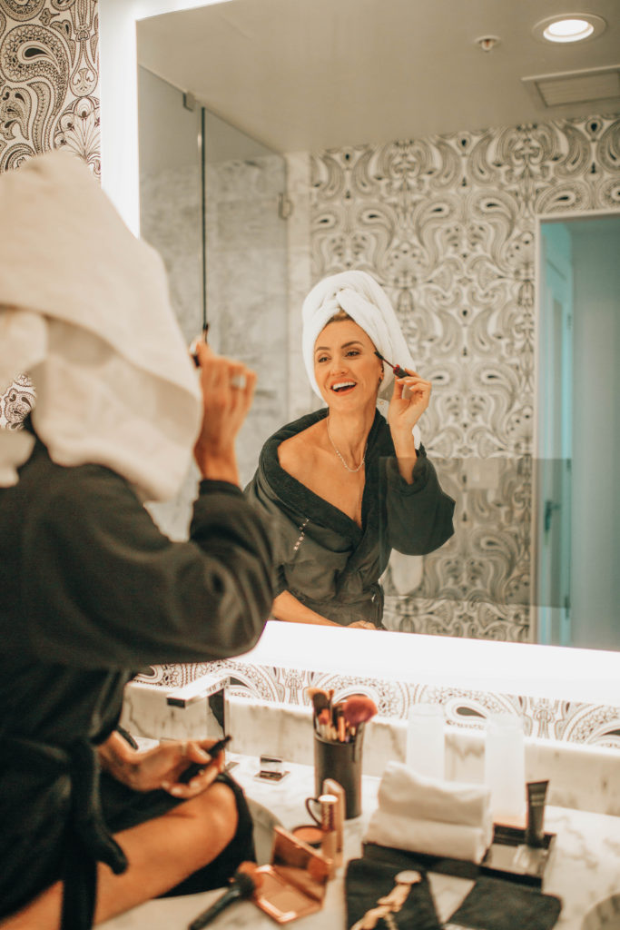 The Blackstone Hotel bathroom | The Ultimate Weekend in Chicago featured by popular Indianapolis travel blogger, Karina Style Diaries
