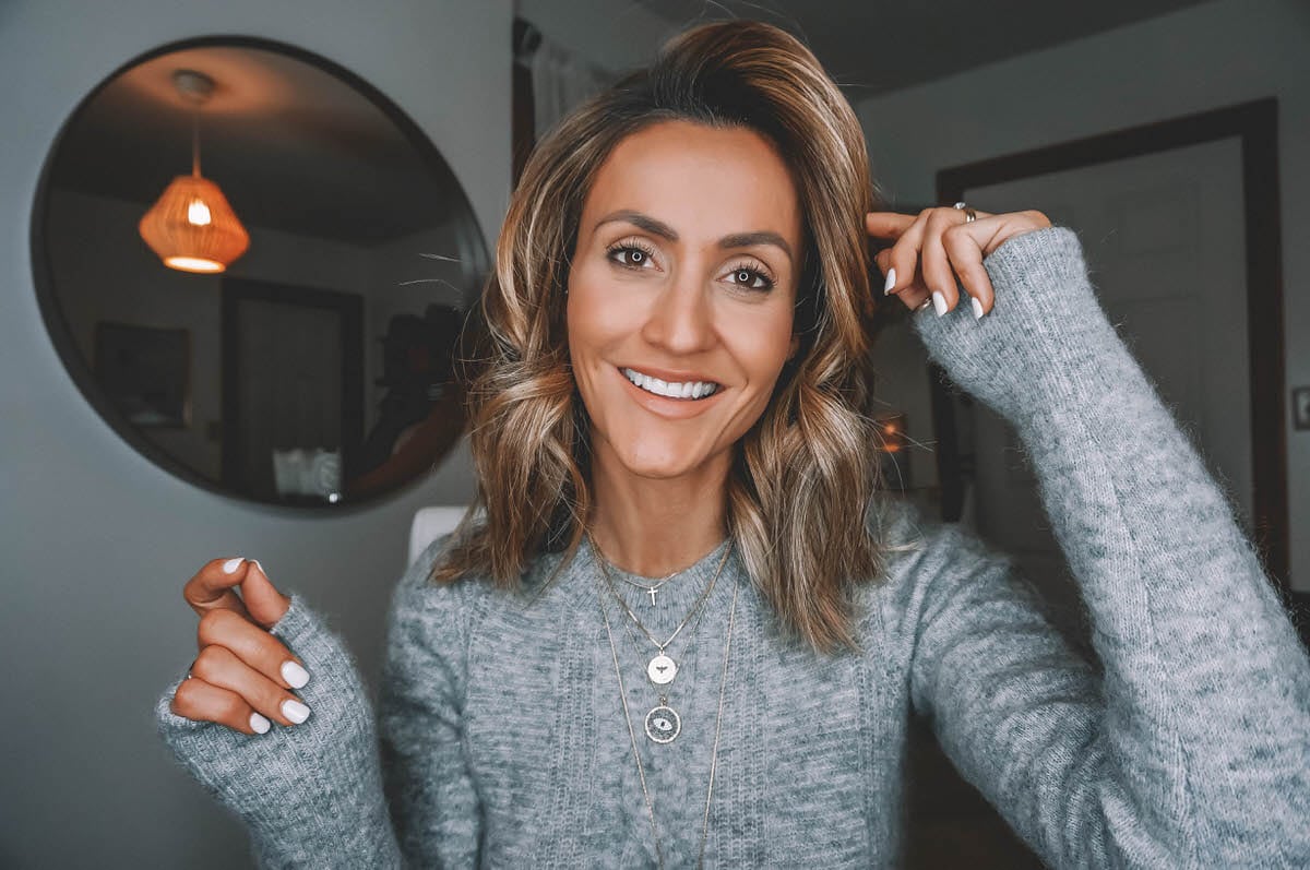 Blogger Karina Reske | how to style short hair | Grey cable knit sweater | layered necklaces | Top US beauty blogger Karina Style Diaries features How to Style Short Hair using the T3 curling wand iron