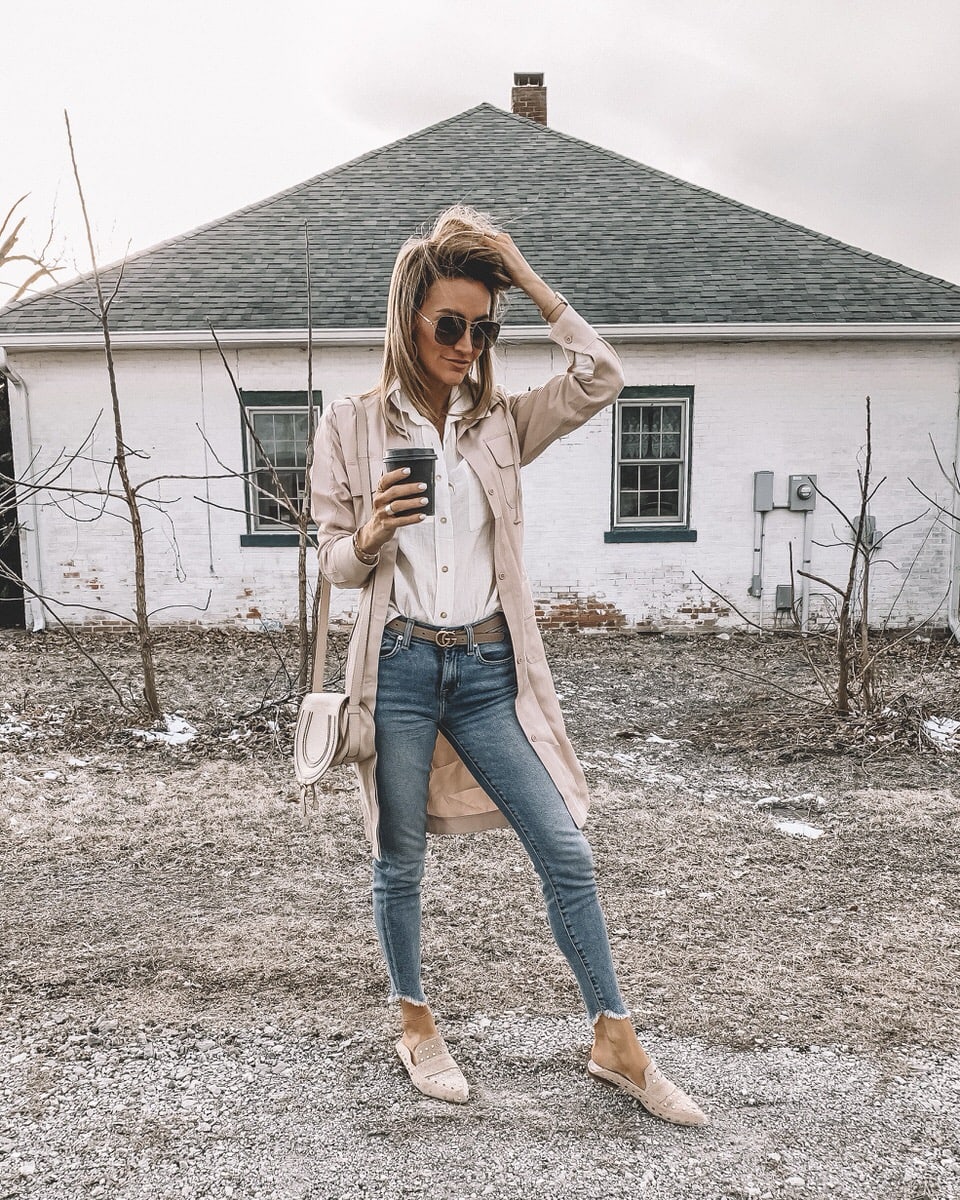 Fashion Blogger Karina Reske | white button up look | skinny raw hem jeans | spring transition outfit | Kristen Cavalari studded pointy blush loafers | Gucci skinny belt | BB Dakota Blush trench coat