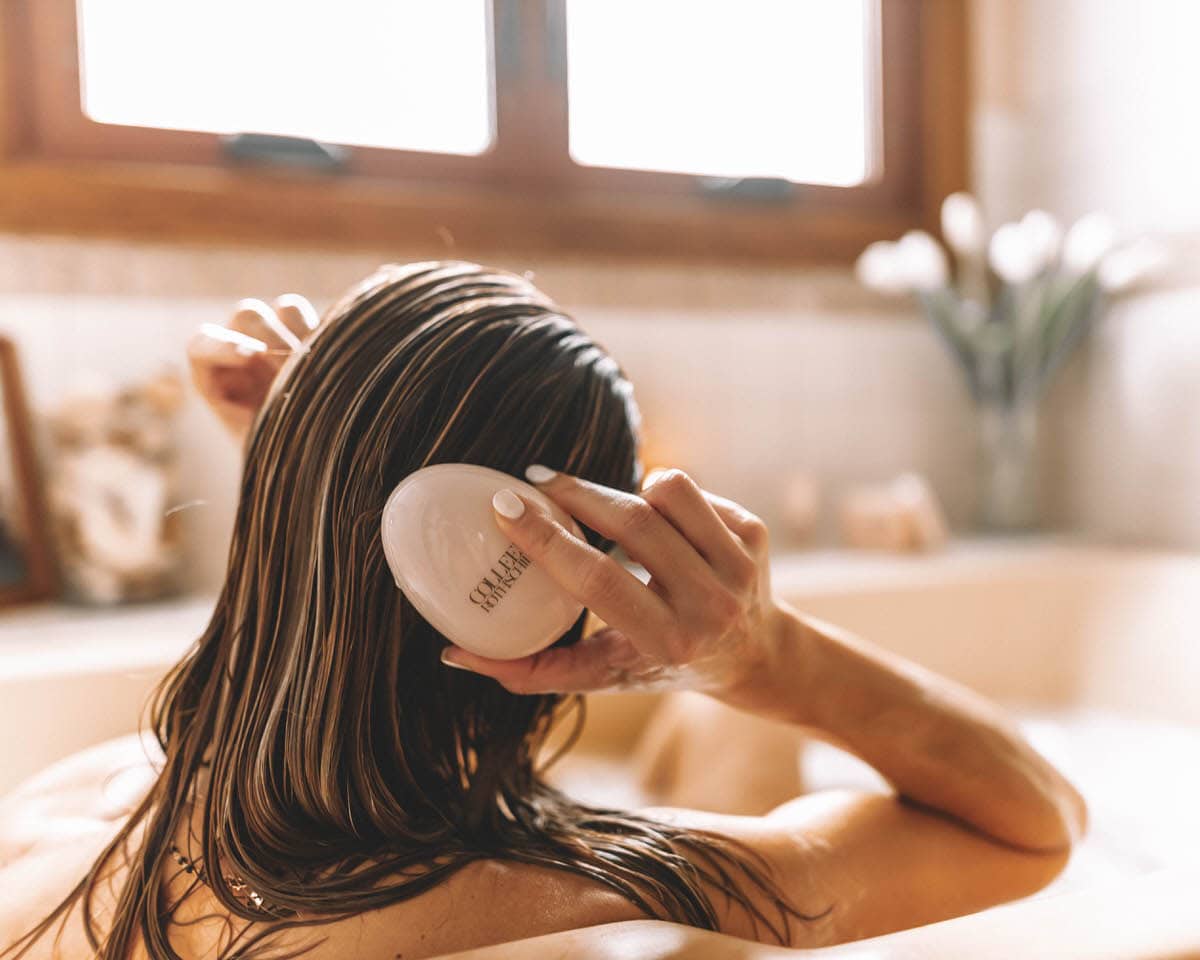 Beauty Blogger Karina Reske | Colleen Rothschild Hair set | Bath tub pictures inspo