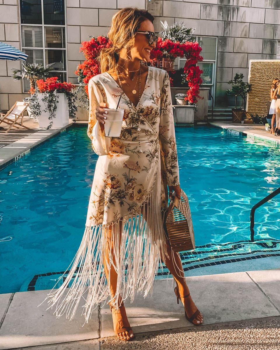 Fashion Blogger Karina Reske at the rStheCon | kimono fringe dress | pool party outfit | bamboo bag 