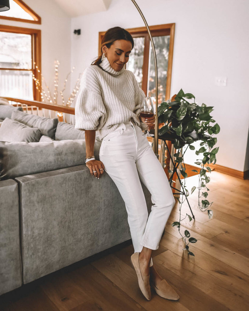 Monochromatic cream outfit chunky knit sweater straight leg cream pants