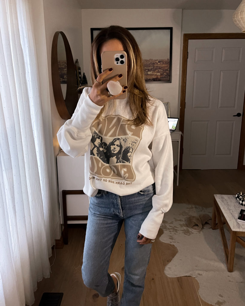 Karina Style Diaries wearing abercrombie shirt, high rise crop jeans, sneakers, fall style