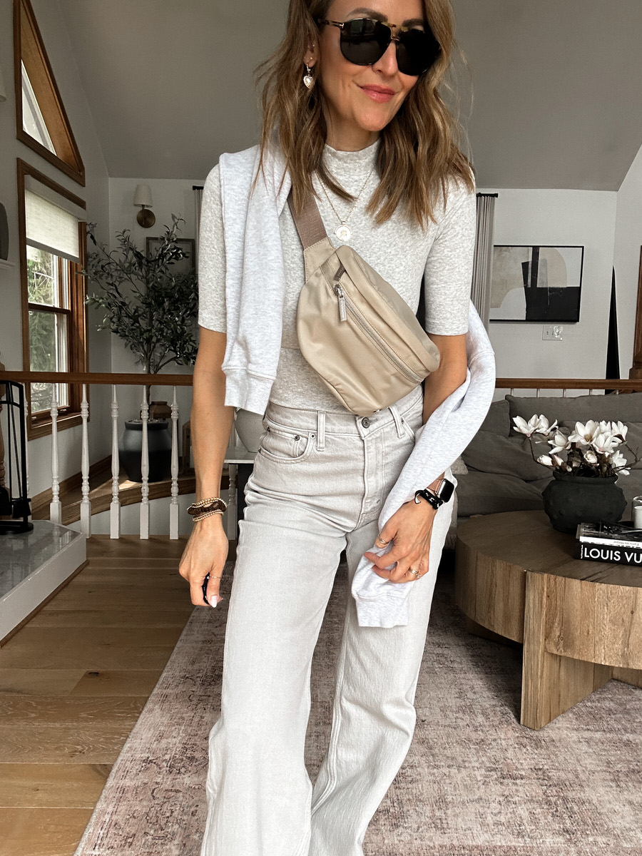 Grey 90s relaxed jeans lululemon oversized belt bag sporty outfit