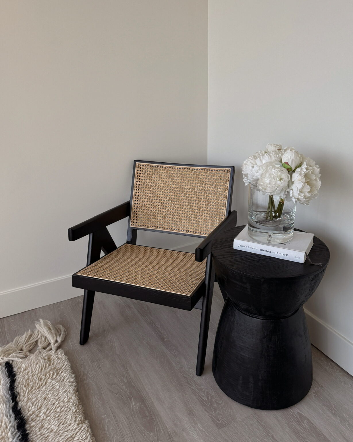 Minimalist Office Decor Ideas