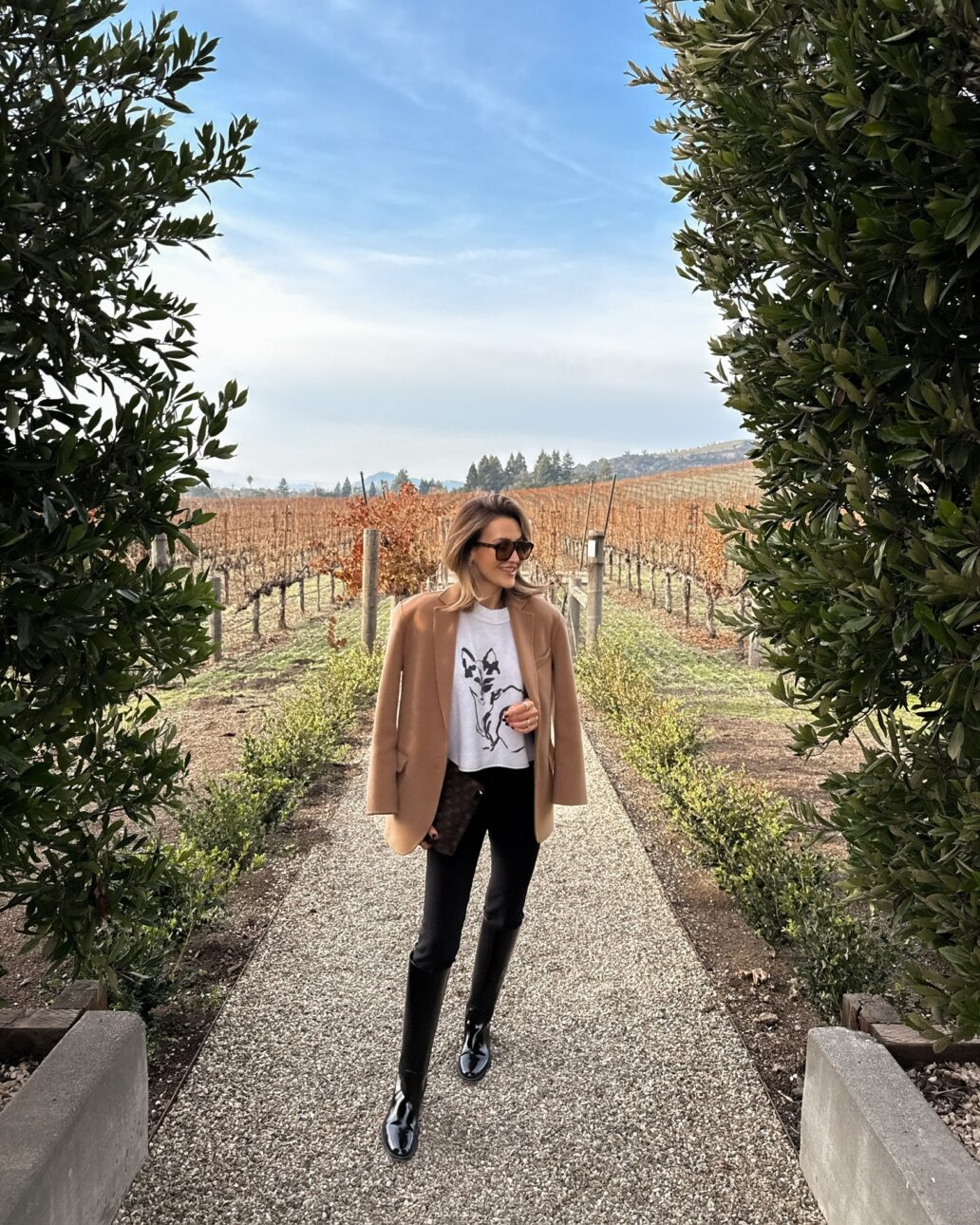 What to Wear Wine Tasting in the Winter Cashmere Sweater and Blazer with Leggings