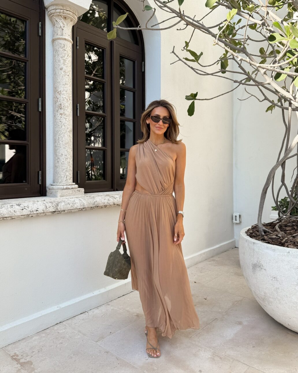 bodysuit with maxi skirt and heels